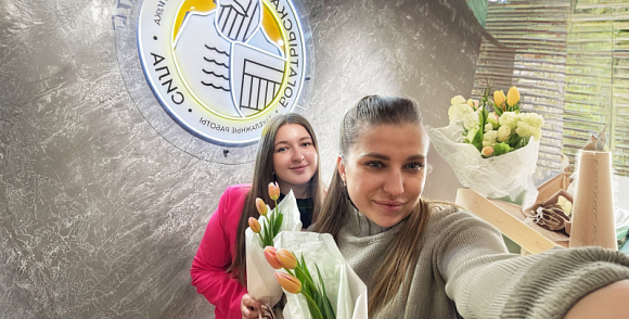 C прекрасным весенним праздником — 8 Марта!